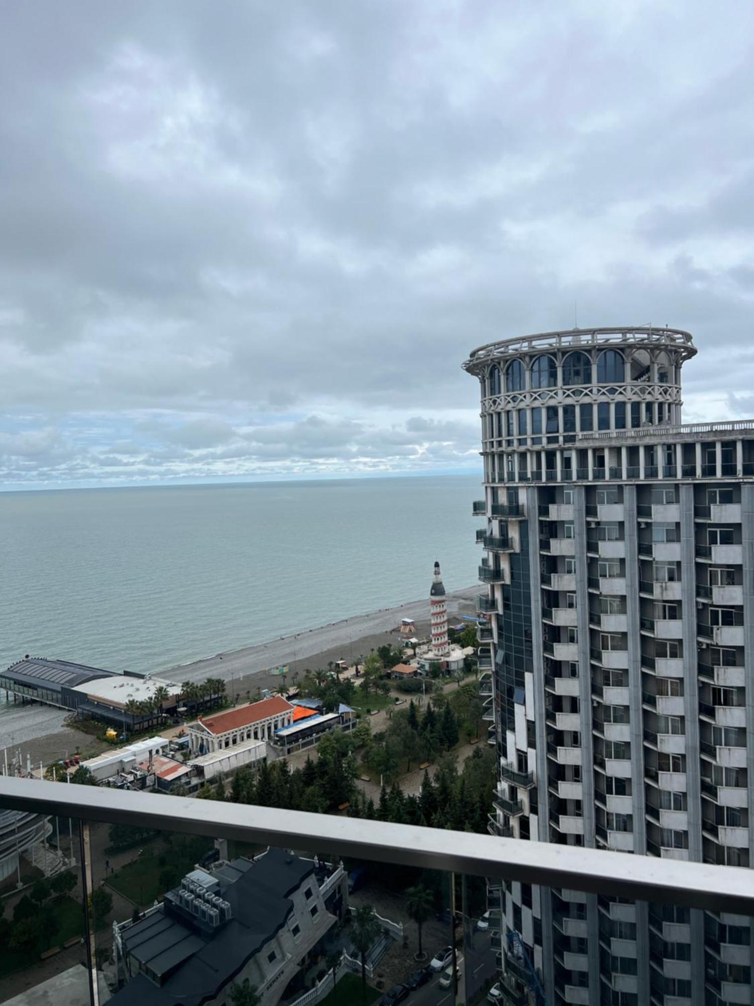 Orbi Sea Towers Batumi Apartamento Exterior foto